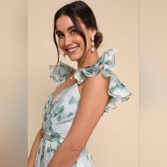 Lulus Soiree Perfection Light Blue Floral Ruffled Tiered Maxi Dress M Wedding - Picture 3 of 11